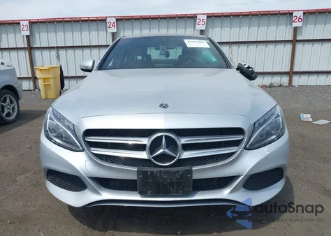 2018 Mercedes-Benz C 350E z USA, uszkodzony, nr VIN 55SWF4HB2JU238570